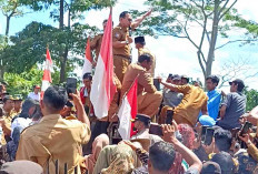 Tuntut Pencairan ADD, Kades dan Perangkat Desa di Seluma Gelar Demo, Bupati: Pasti Dibayarkan!