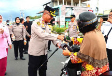 Wujud Kepedulian di Bulan Ramadan, Polres Bengkulu Selatan Berbagi Takjil