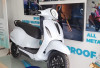 Skuter Listrik Mirip Vespa Ini Bisa Jalan 127 KM Sekali Cas, Harganya Cuma 30 Jutaan!