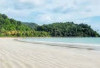 Keindahan Pantai Padang di Kepulauaun Anabas, Cocok Untuk Pempat berenang dan Surfing