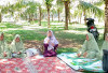 Kajian Quran Menyatu Dengan Alam, Dua Majelis Taklim Mengaji Bersama di Pantai Coconut