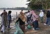 Sukseskan Program Geber, ASN Disperkim Bengkulu Selatan Bersihkan Pantai Pasar Bawah