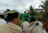Diguyur Hujan, Jamaah Salat Idul Adha Tetap Khusyuk Ibadah