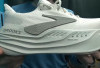 10 Sepatu Kets Paling Nyaman Tahun 2025 yang Siap Menemani Langkah Anda